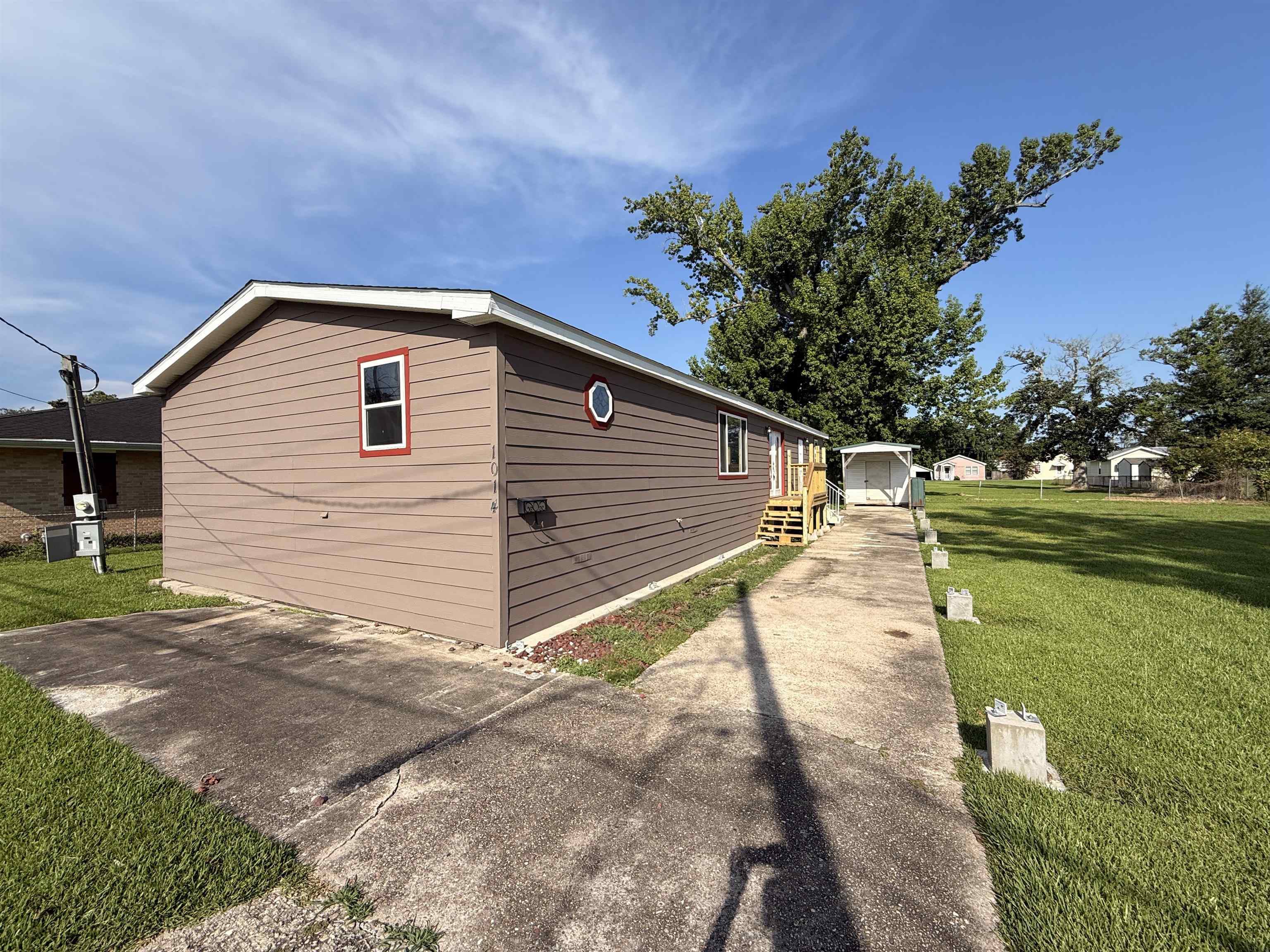 1014 People Street