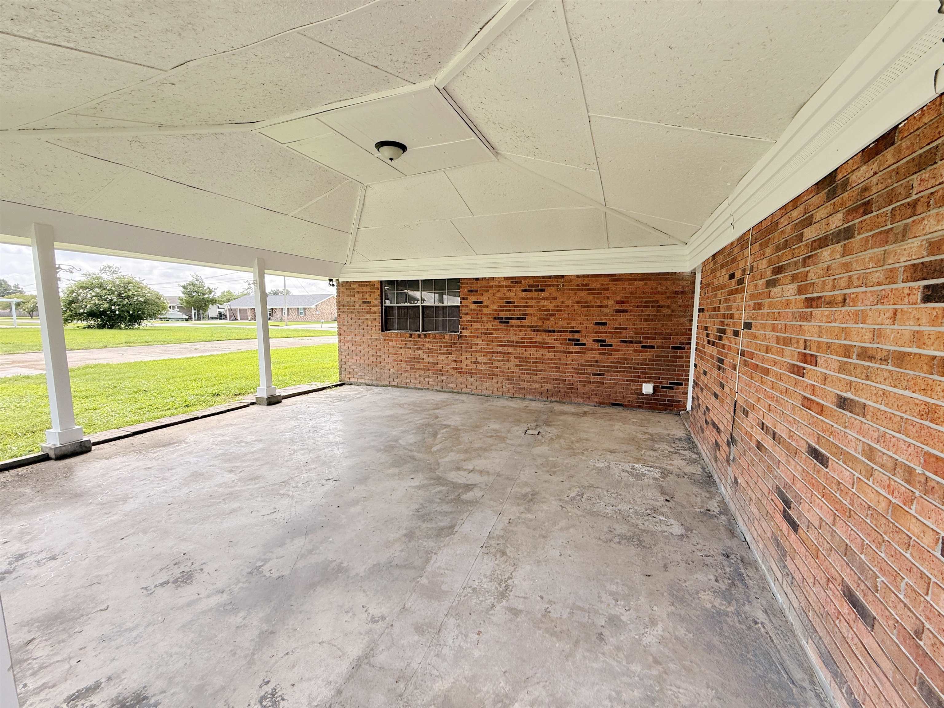 314 Lark Dr