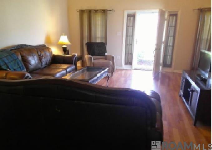 432 Southdown West Boulevard