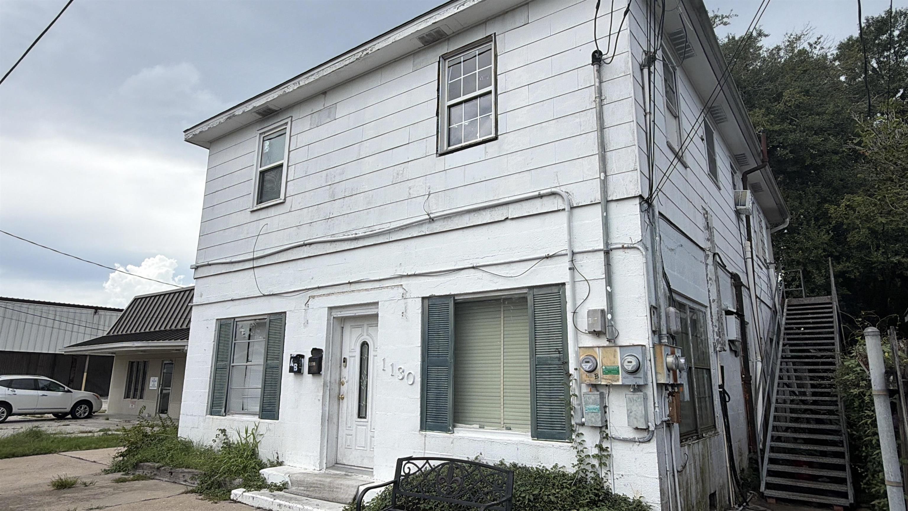 1130 Lafayette St