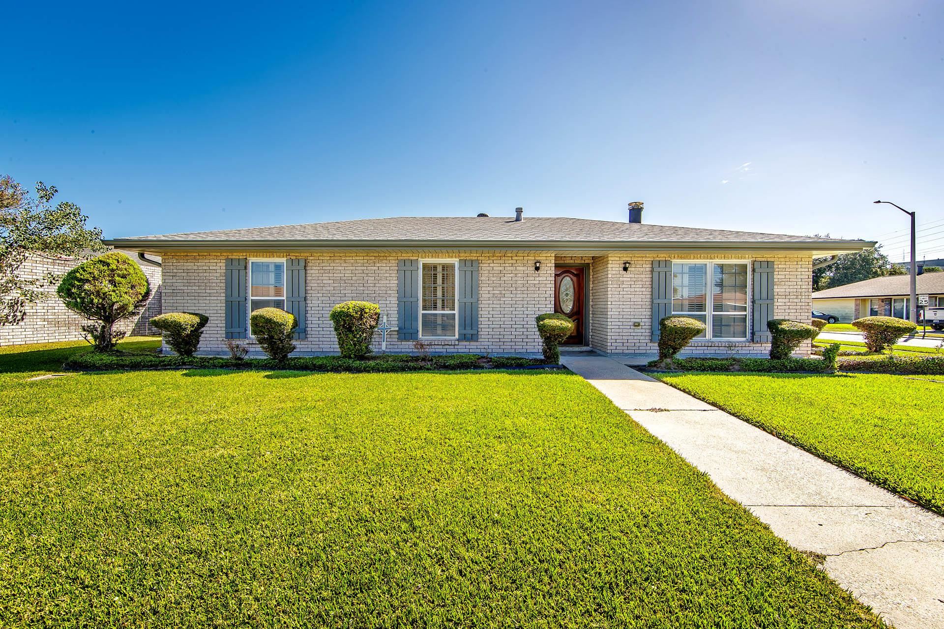 605 Oaklawn Dr