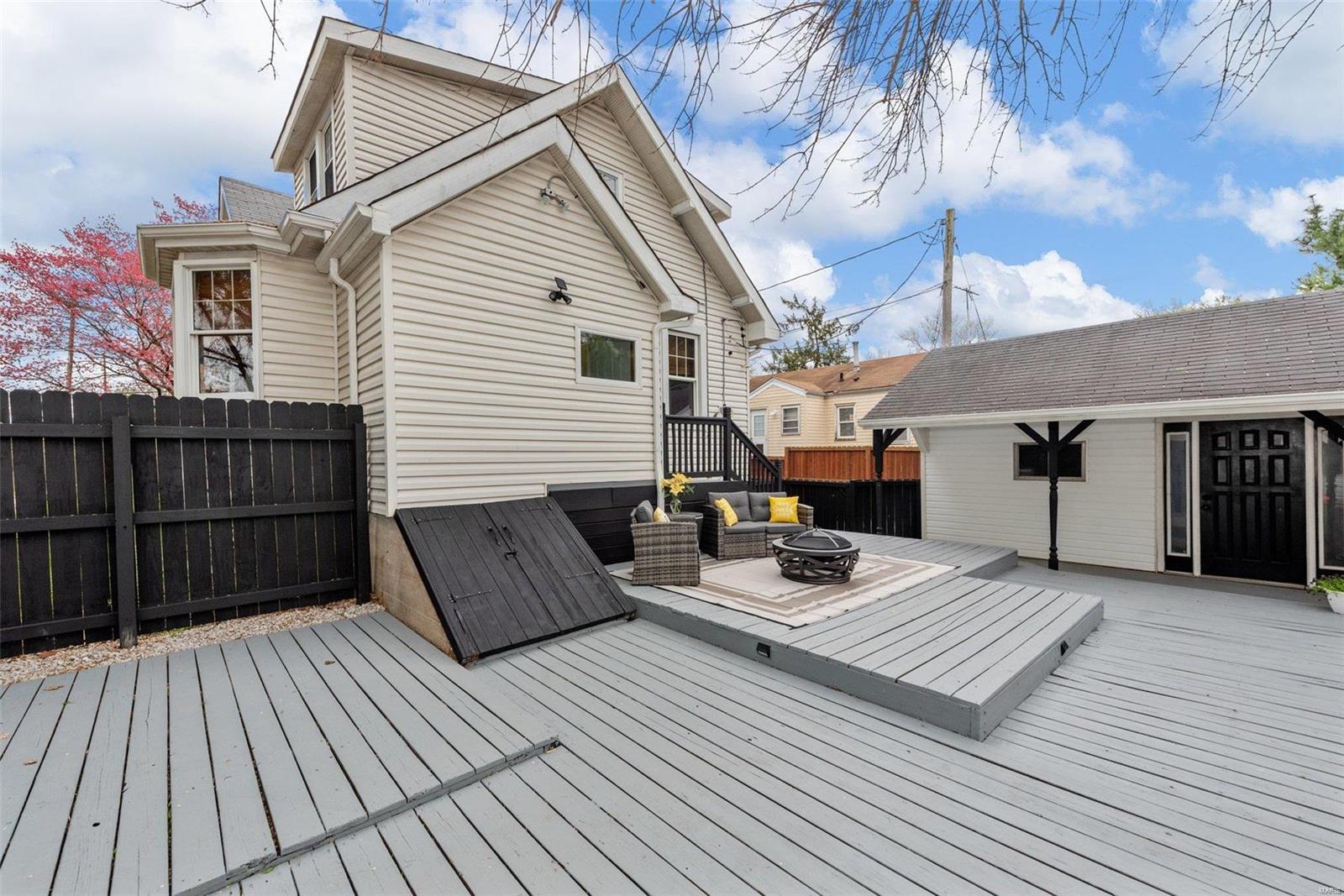 2103 W Randolph Street