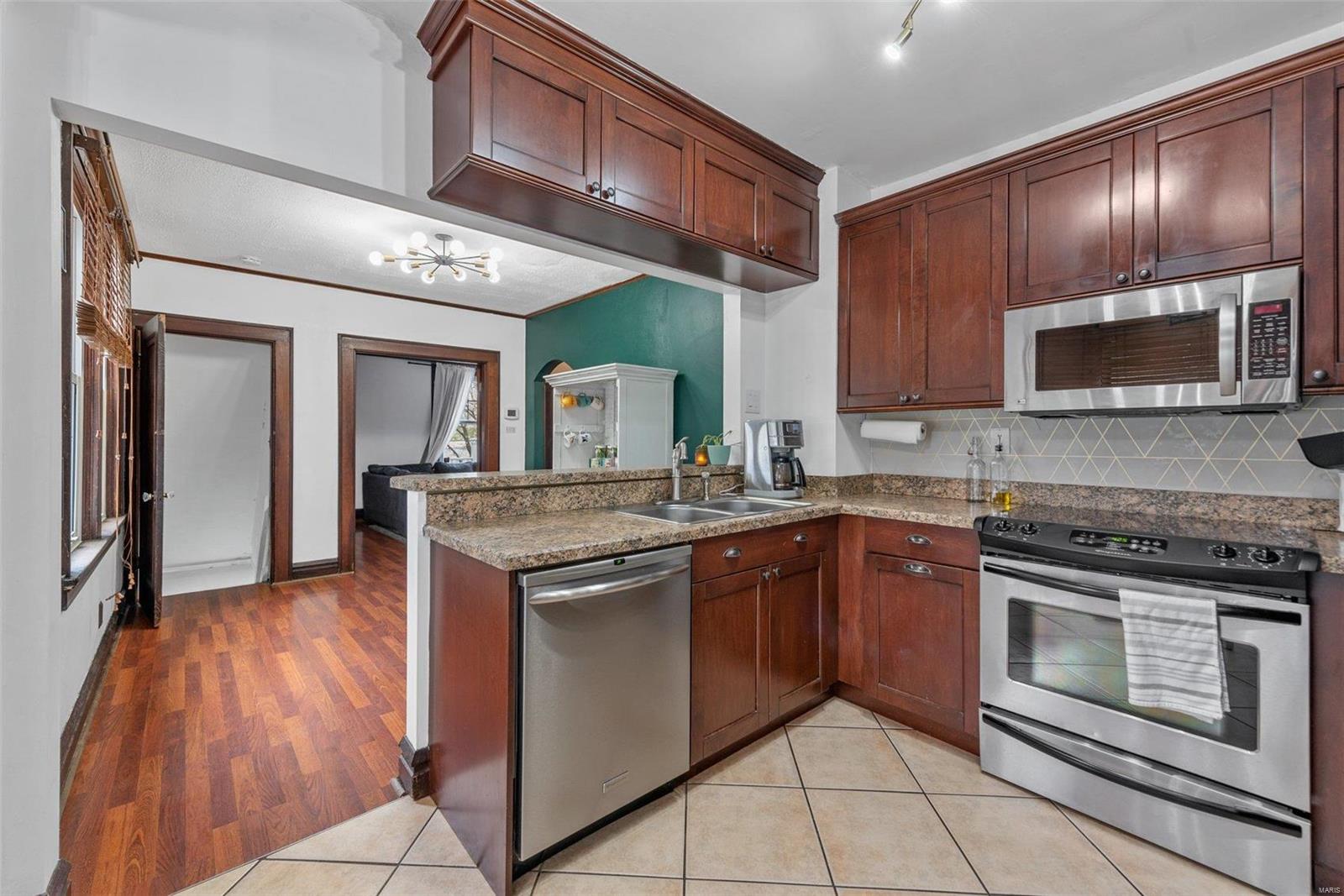 2103 W Randolph Street