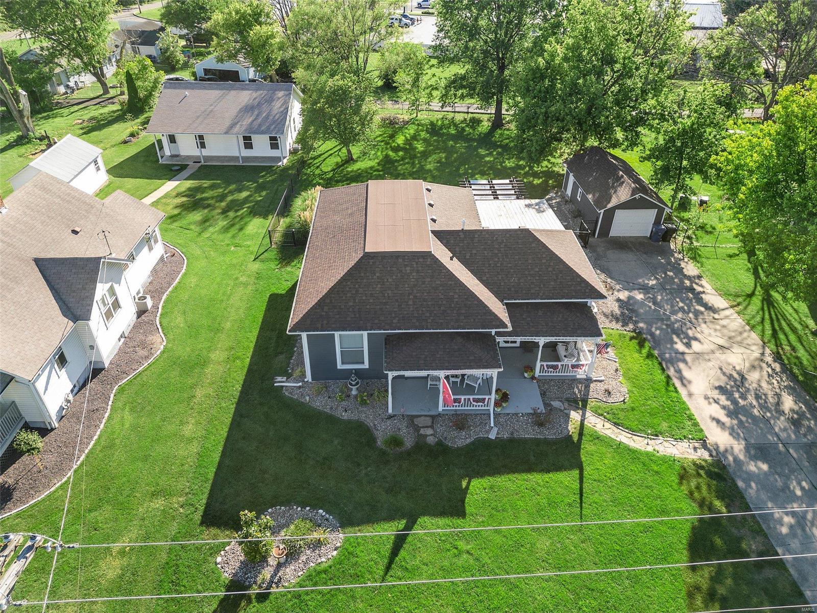 609 S Linn Avenue