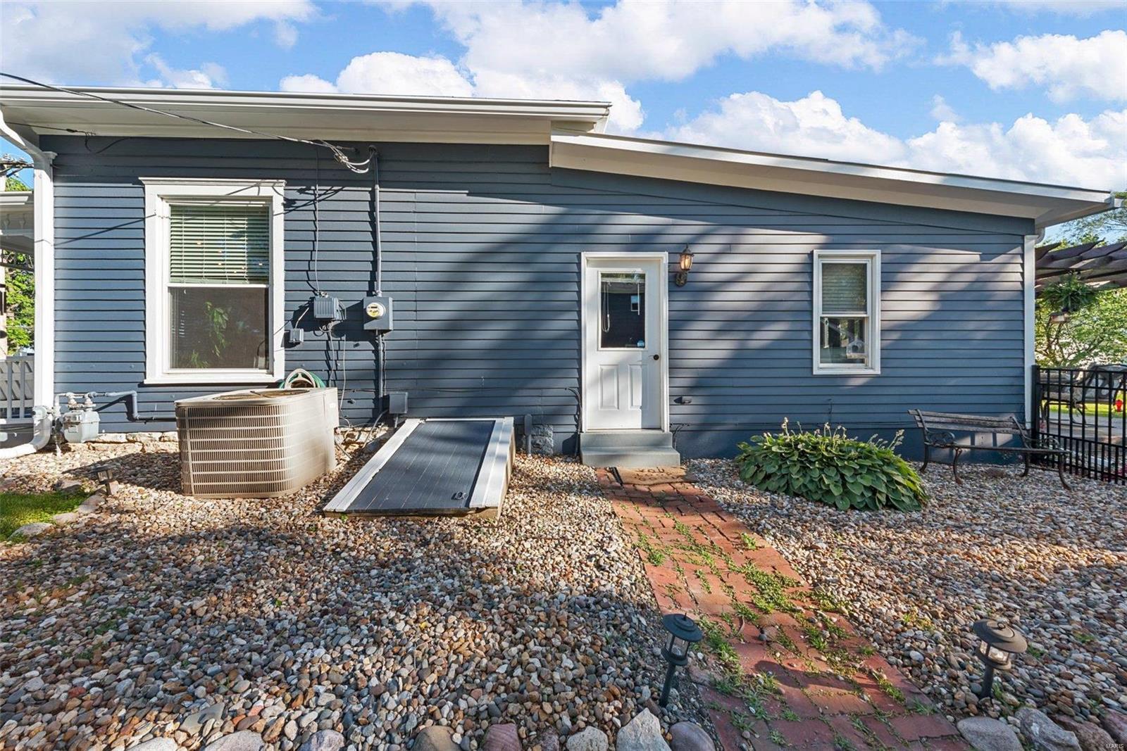 609 S Linn Avenue