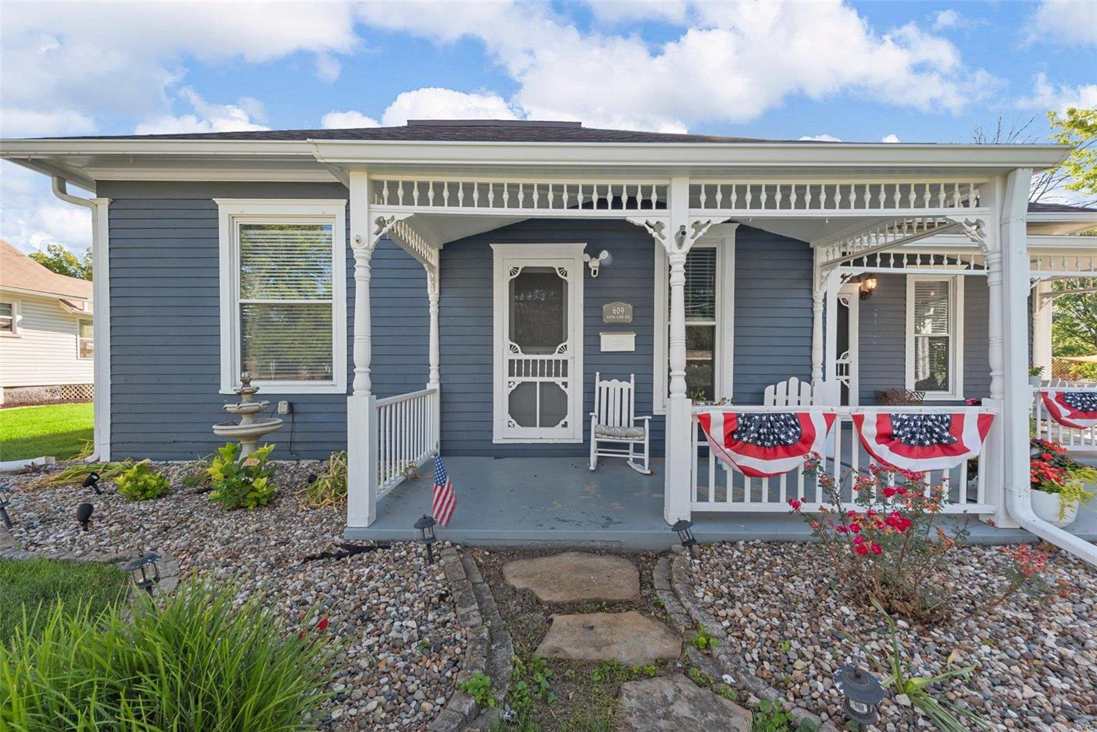 609 S Linn Avenue