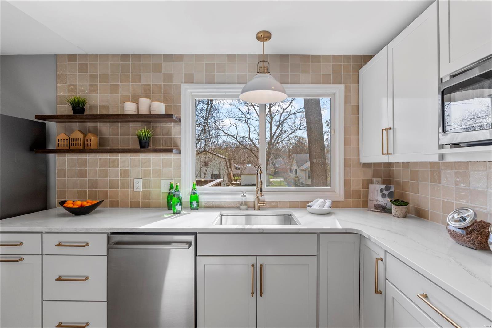 1909 Schoettler Valley Drive