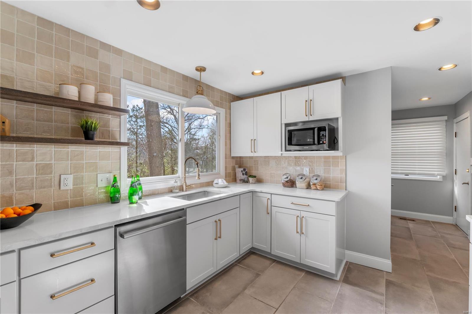 1909 Schoettler Valley Drive