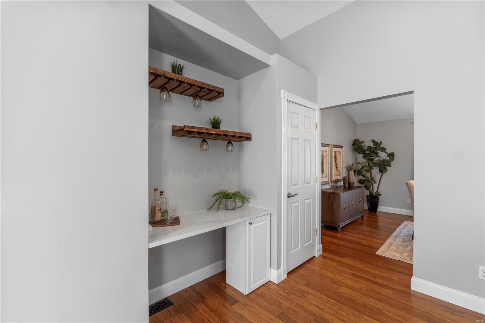 1909 Schoettler Valley Drive