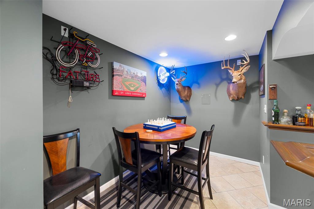 7 Robin Hood Drive