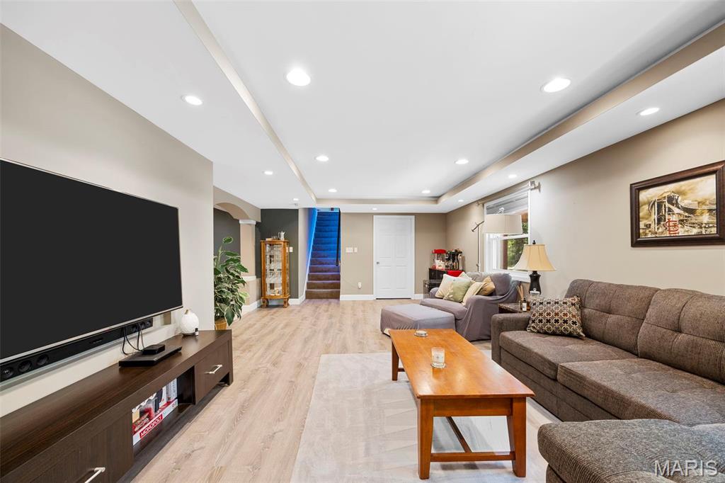 7 Robin Hood Drive