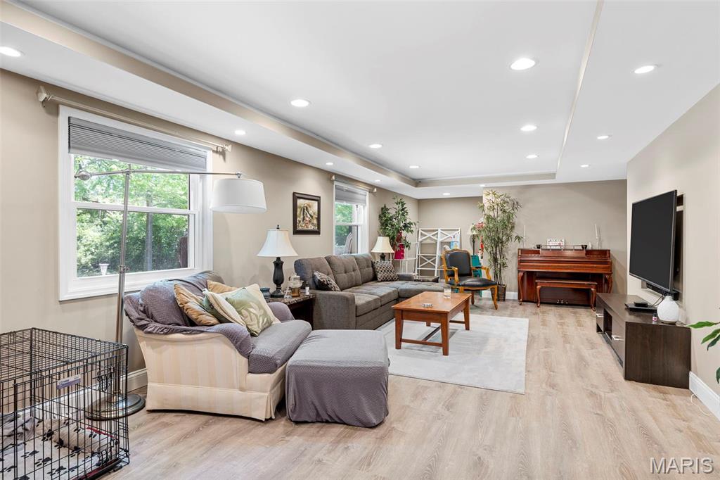 7 Robin Hood Drive
