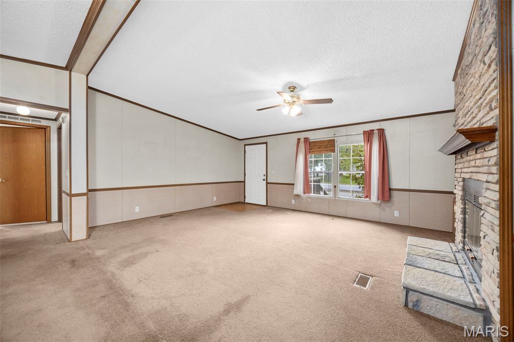 382 W Lincoln Street