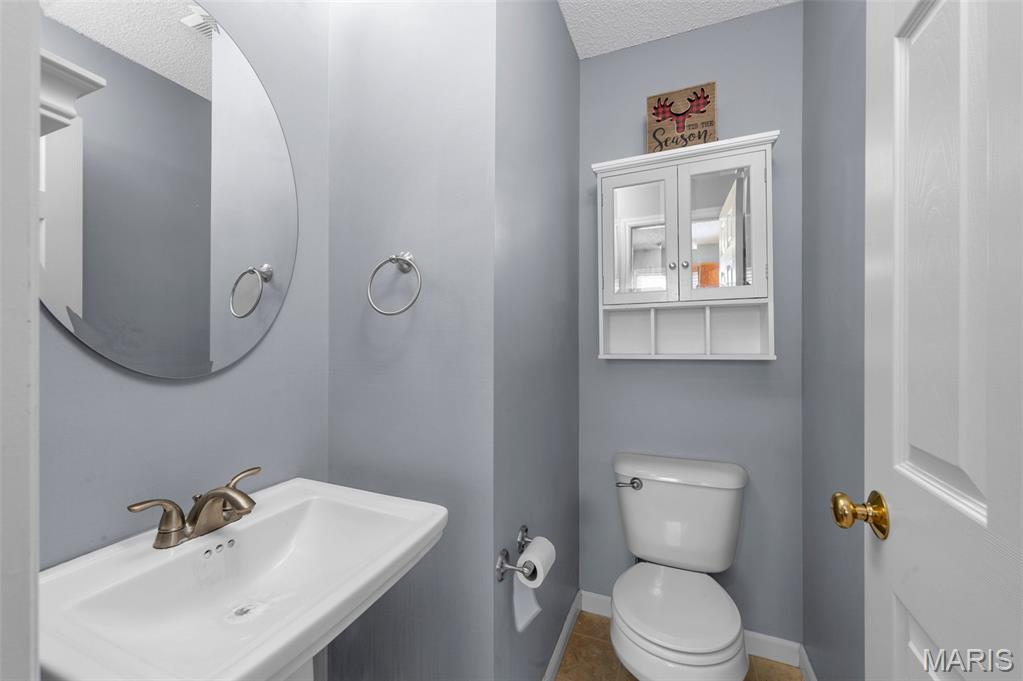 569 Donna Marie Drive Unit: 2007A