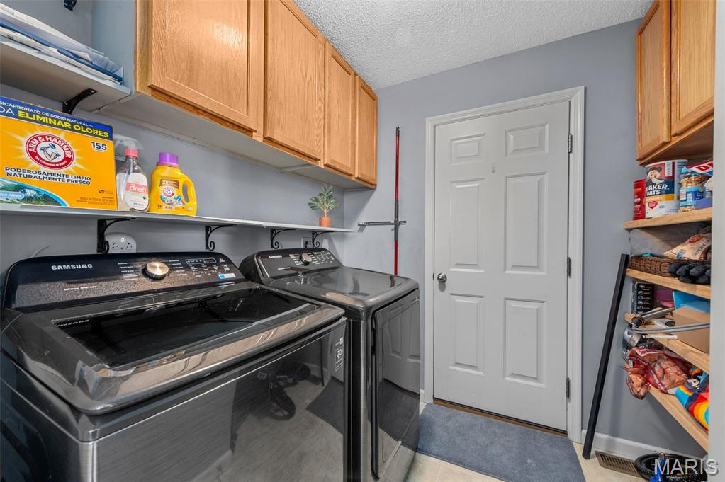 569 Donna Marie Drive Unit: 2007A