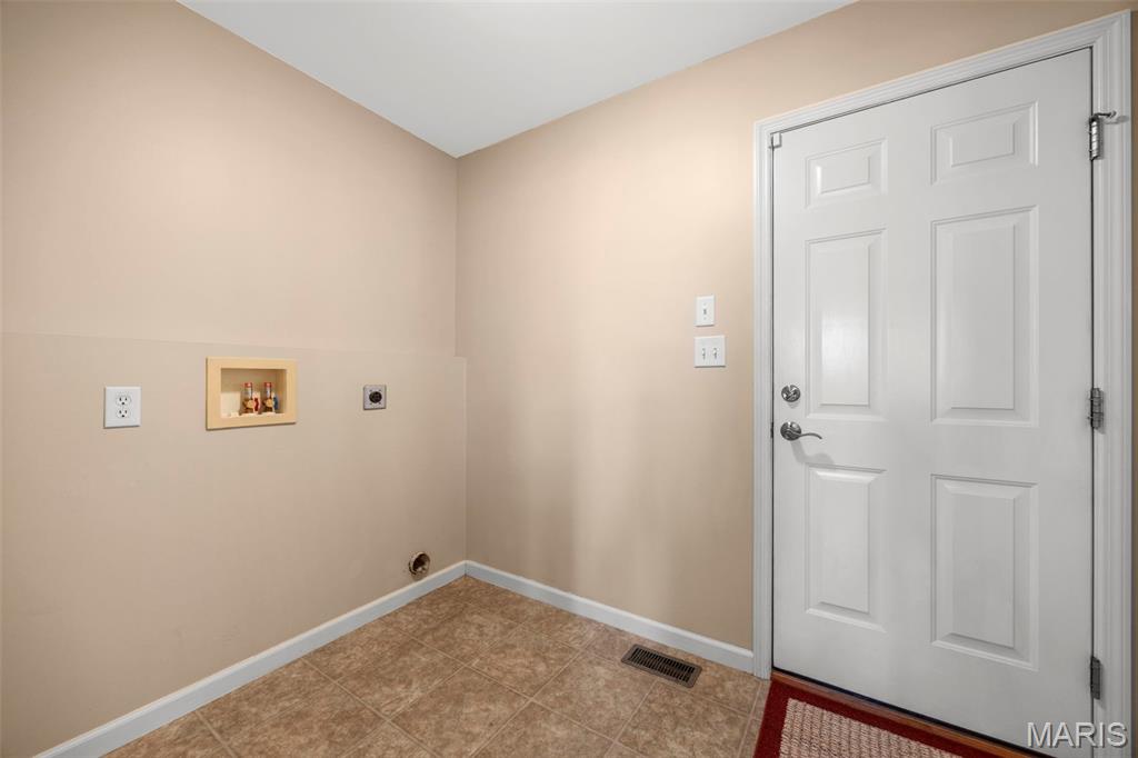 11 Admiral Way