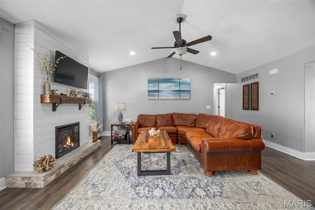 221 Hartford Glen Court