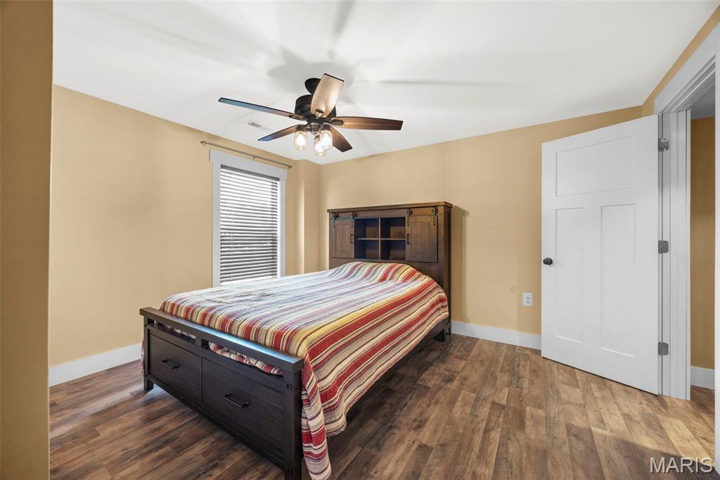 221 Hartford Glen Court