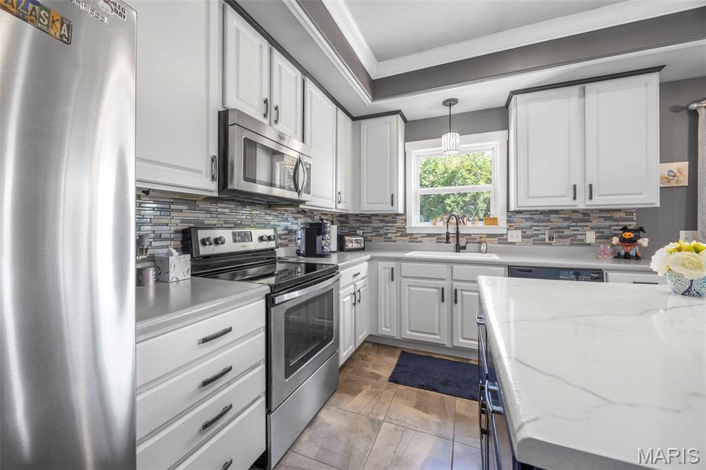 221 Hartford Glen Court