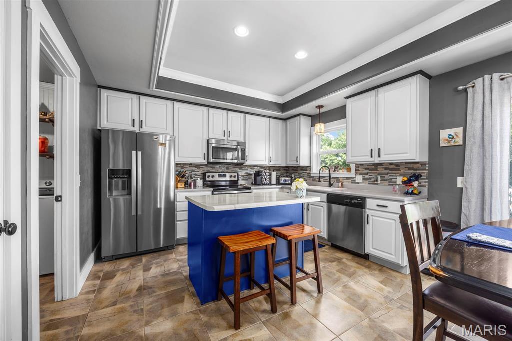 221 Hartford Glen Court