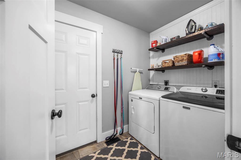 221 Hartford Glen Court