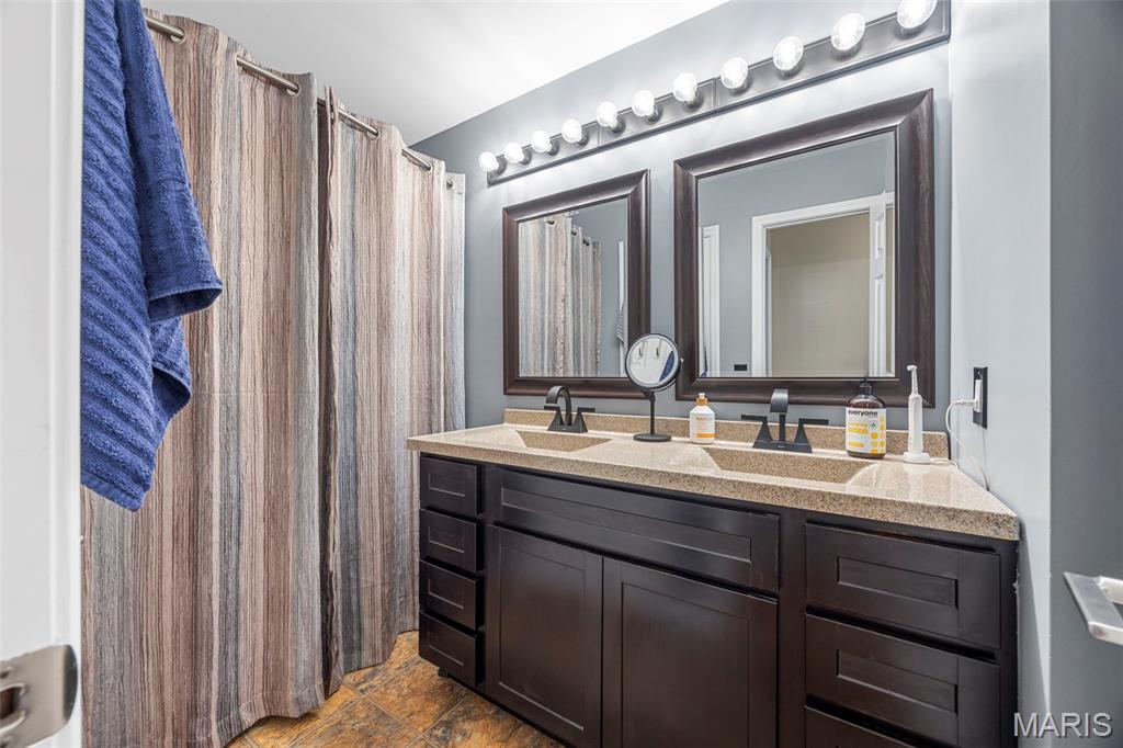 28 Kingspointe Drive