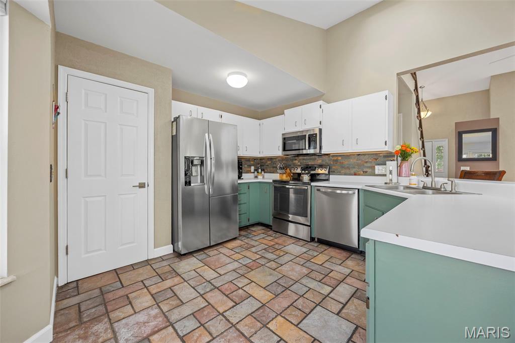 28 Kingspointe Drive