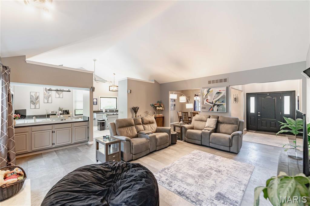 105 Creek View Place