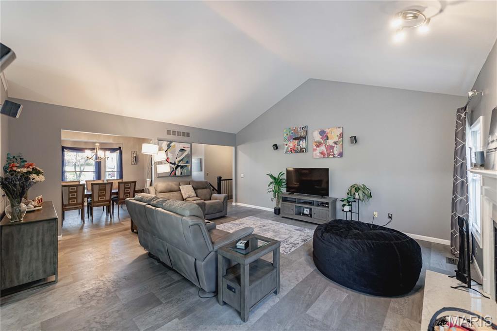 105 Creek View Place