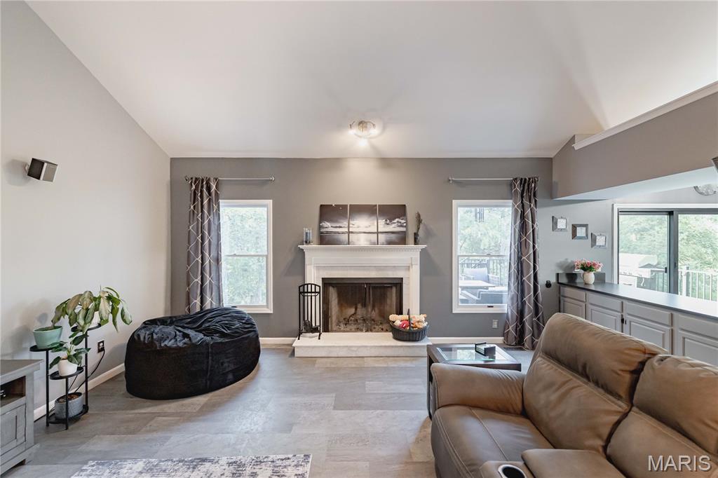 105 Creek View Place