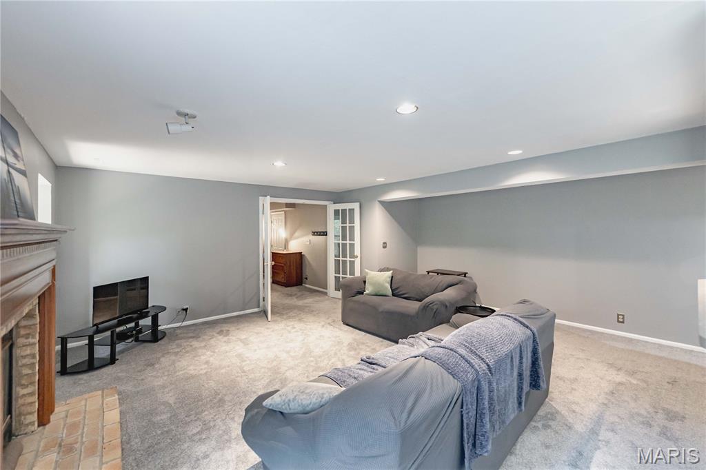 105 Creek View Place