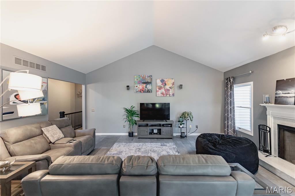 105 Creek View Place