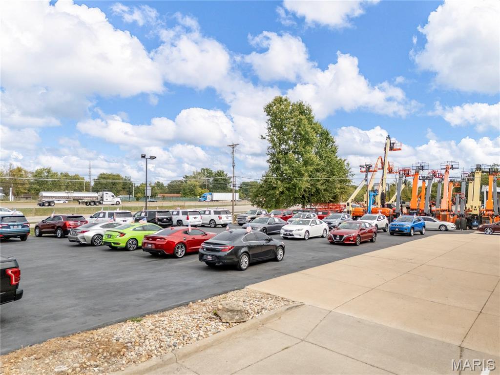 9084 Veterans Memorial Parkway