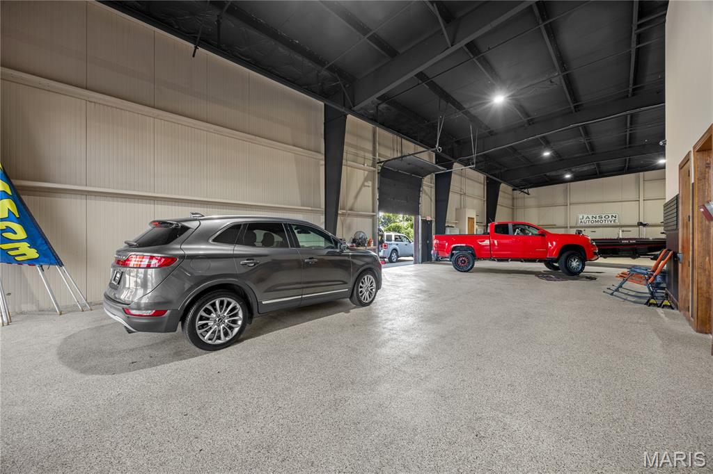 9084 Veterans Memorial Parkway