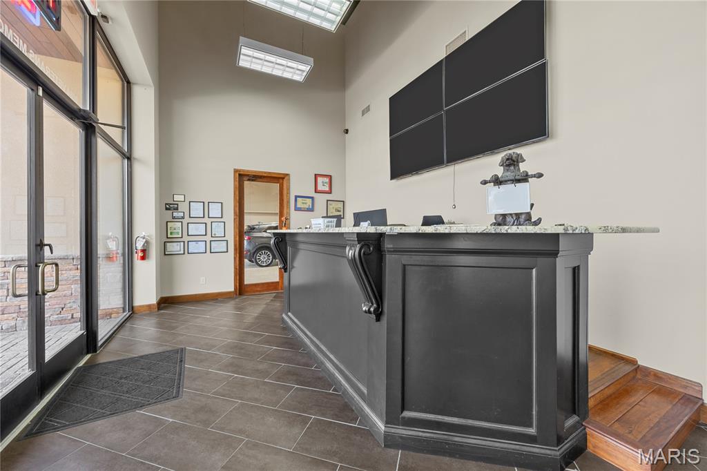 9084 Veterans Memorial Parkway