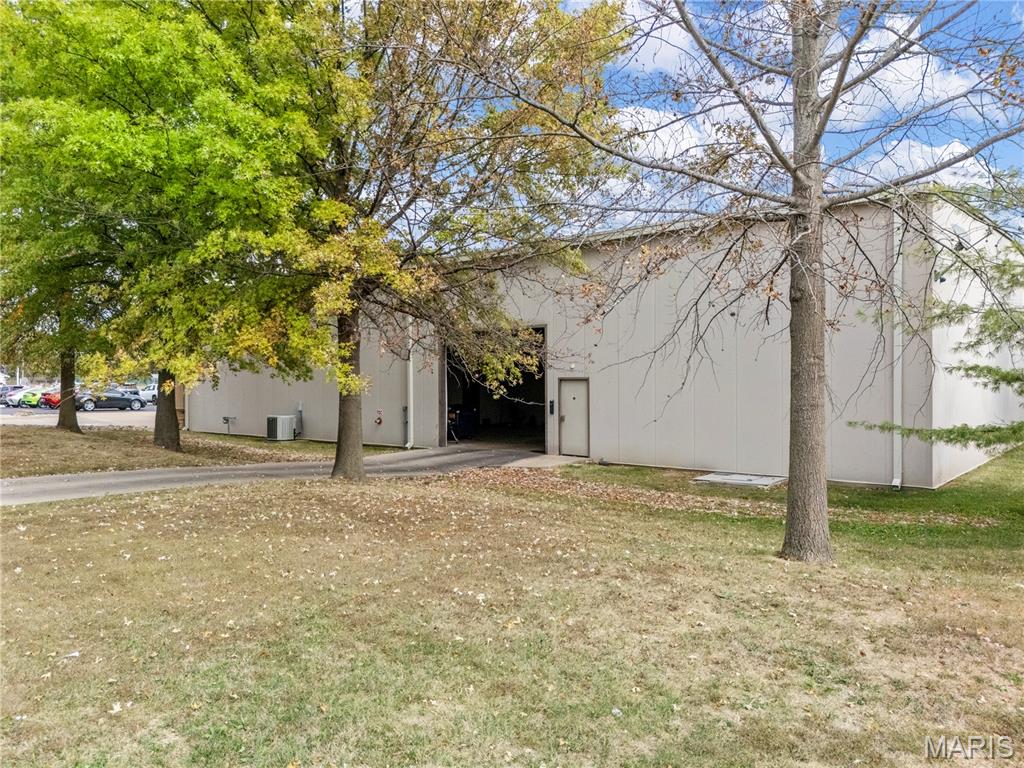 9084 Veterans Memorial Parkway