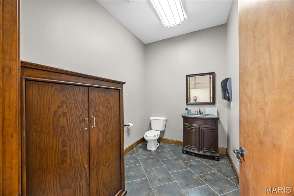 9084 Veterans Memorial Parkway