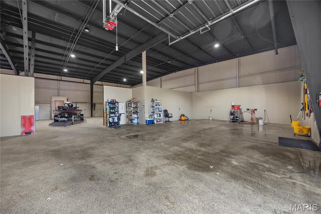 9084 Veterans Memorial Parkway