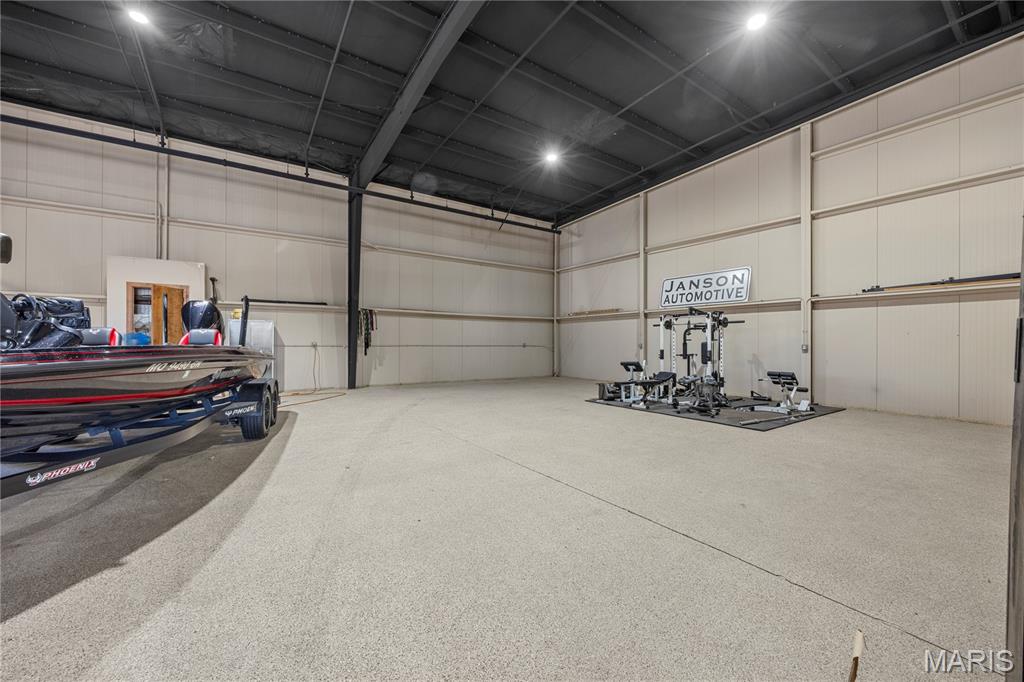 9084 Veterans Memorial Parkway