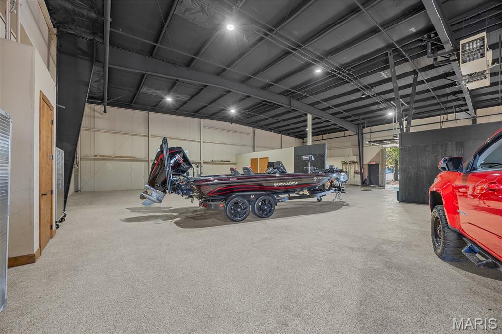 9084 Veterans Memorial Parkway