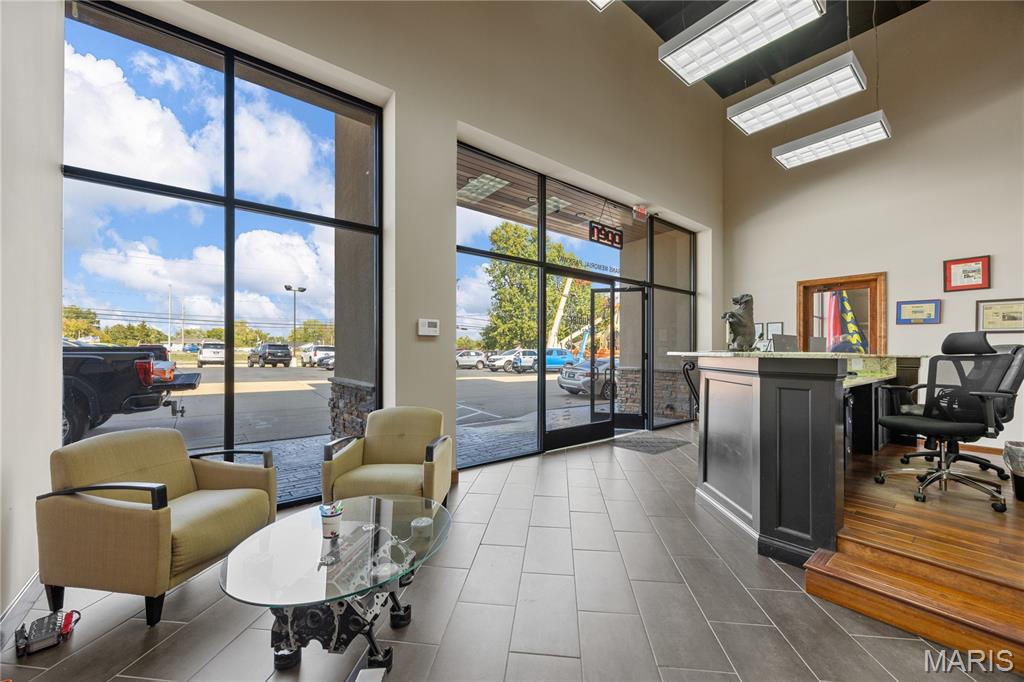 9084 Veterans Memorial Parkway