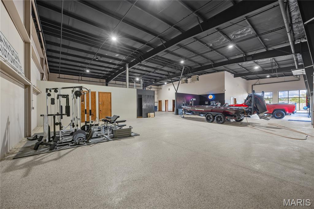 9084 Veterans Memorial Parkway