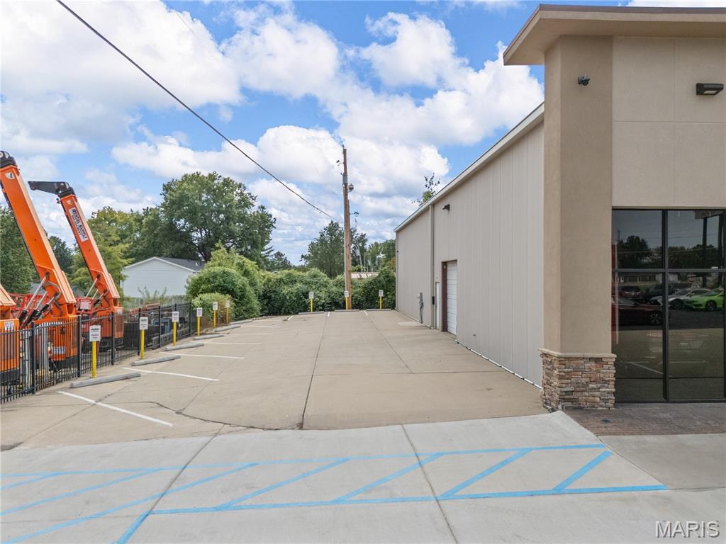 9084 Veterans Memorial Parkway