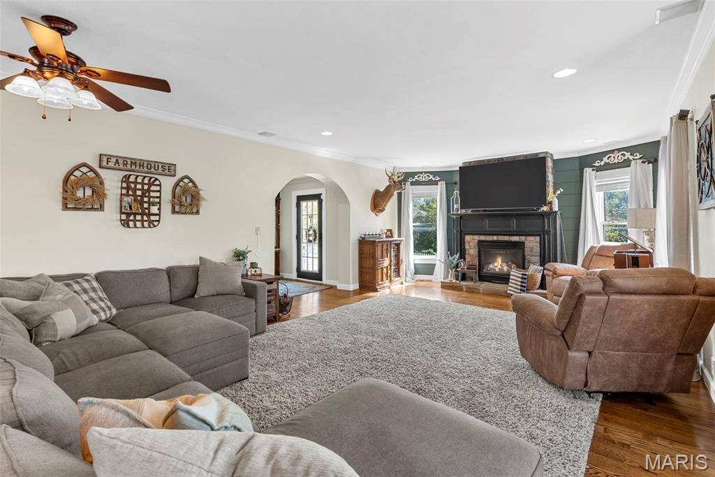 701 Cap Au Gris Street