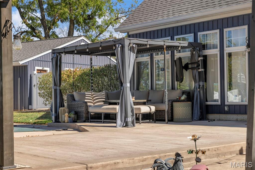 701 Cap Au Gris Street