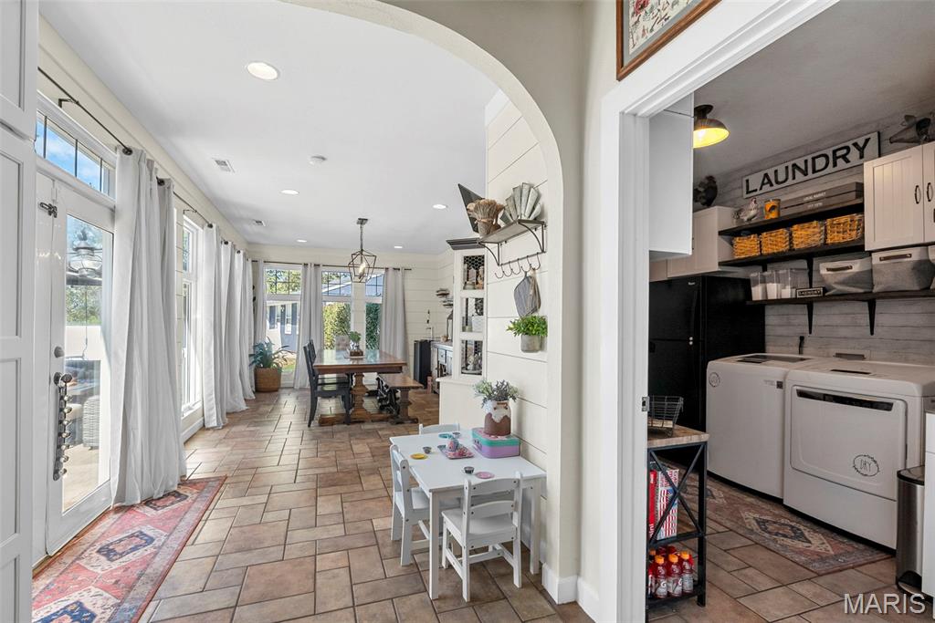 701 Cap Au Gris Street