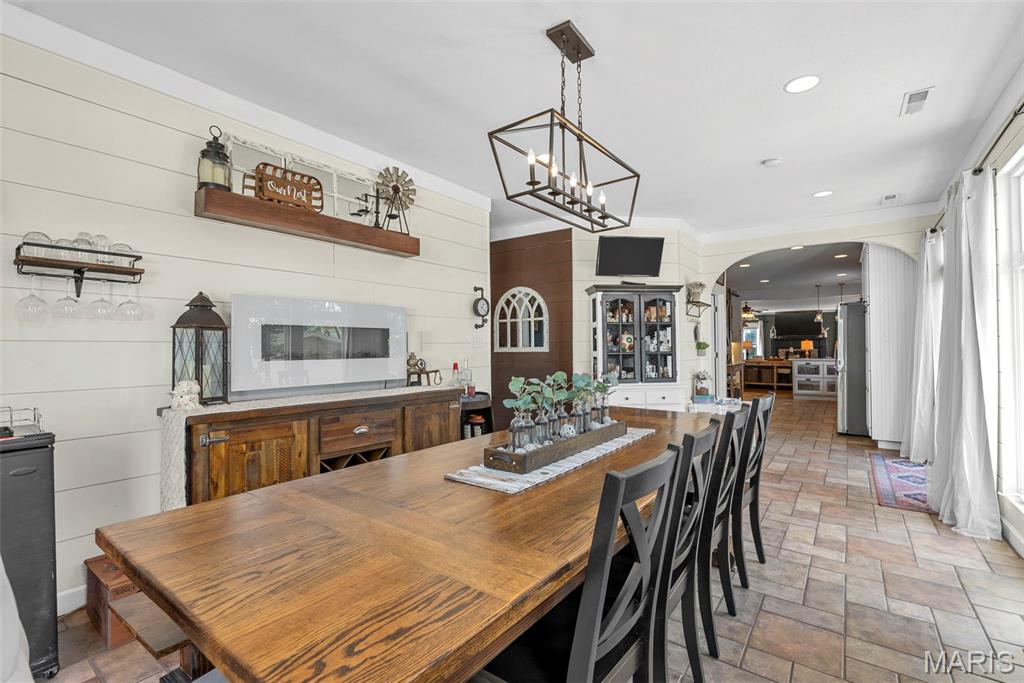 701 Cap Au Gris Street