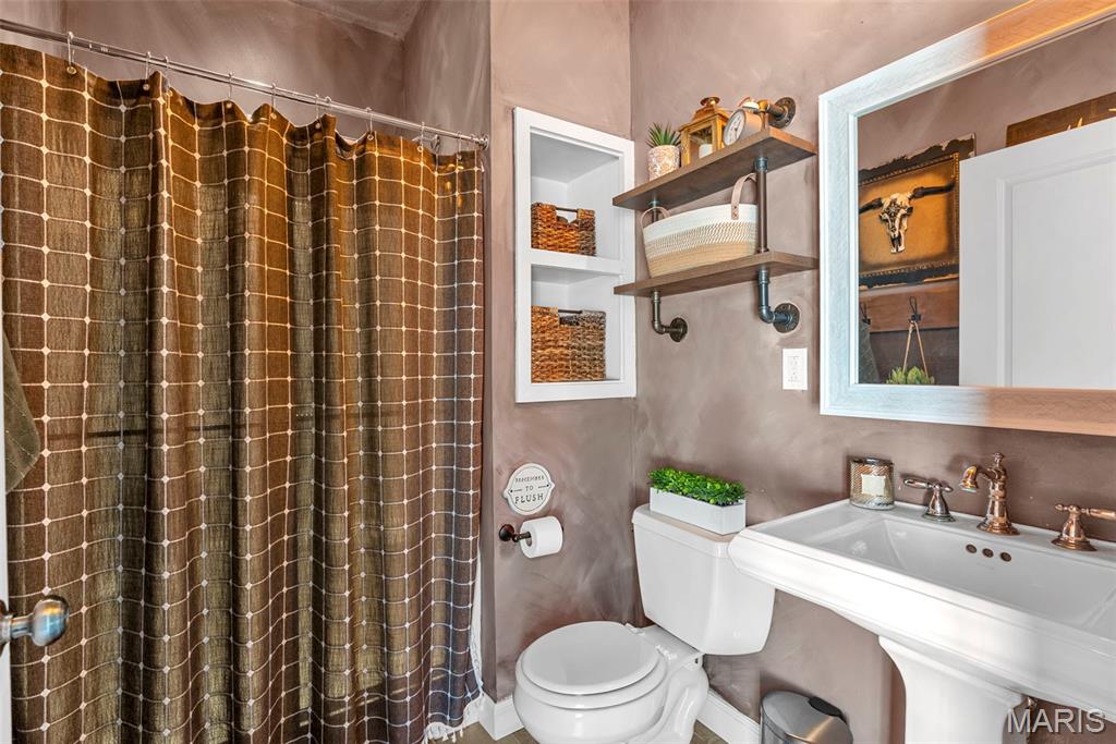 701 Cap Au Gris Street