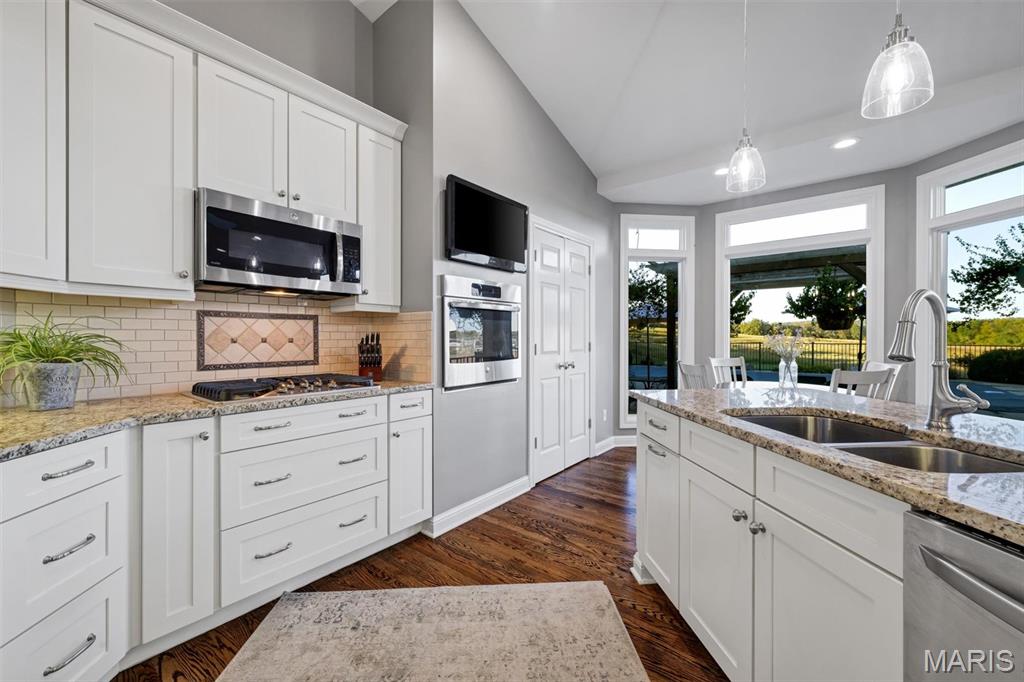 590 Sunset Place Lane