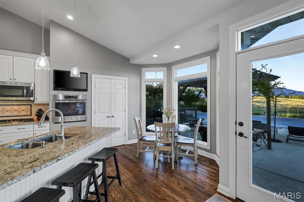 590 Sunset Place Lane